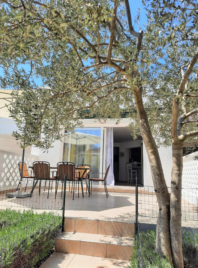 Apartment Mato Barbariga Exterior foto